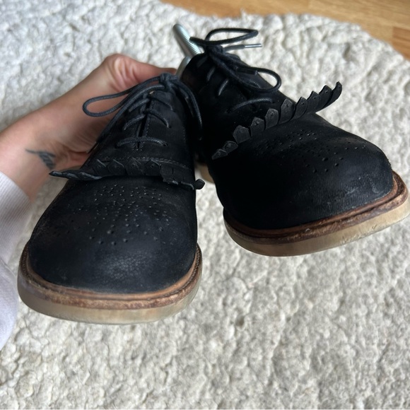 UGG Women's Bernett Black Leather Kiltie Lace Up Brogue Oxford Shoes Size 8.5 - Picture 6 of 9